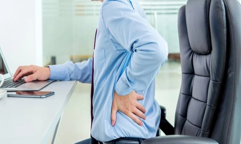 آیا هر کمردردی در میانسالان نشانه تنگی کانال نخاعی است و چطور آن را تشخیص دهیم؟