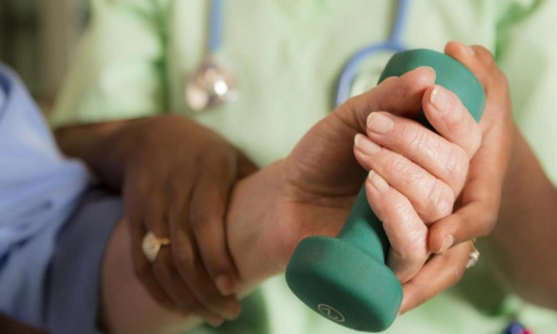 چرا توانبخشی پس از شکستگی در فیزیوتراپی تعیین‌کننده روند بهبودی است؟